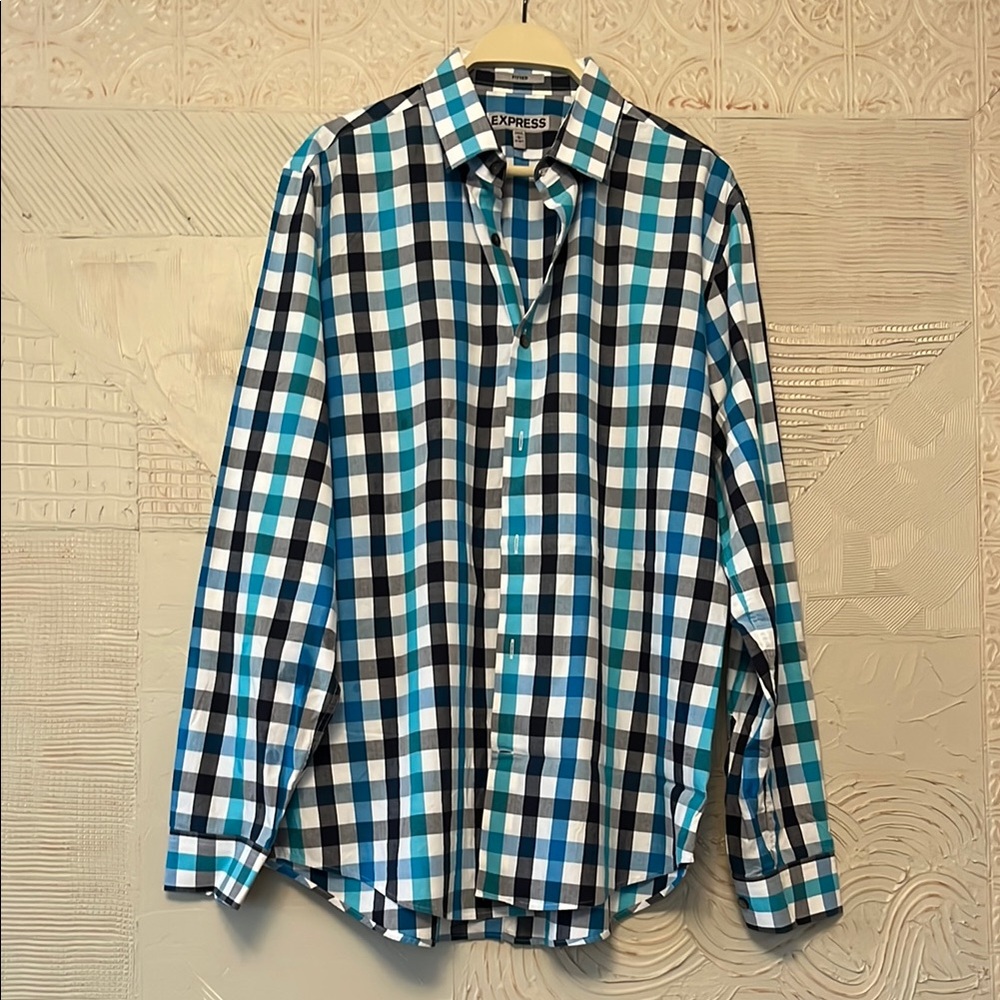 EUC Express Men's 100% Cotton Fitted Blue Checkered Shirt, size L, 16 - 16 1/2